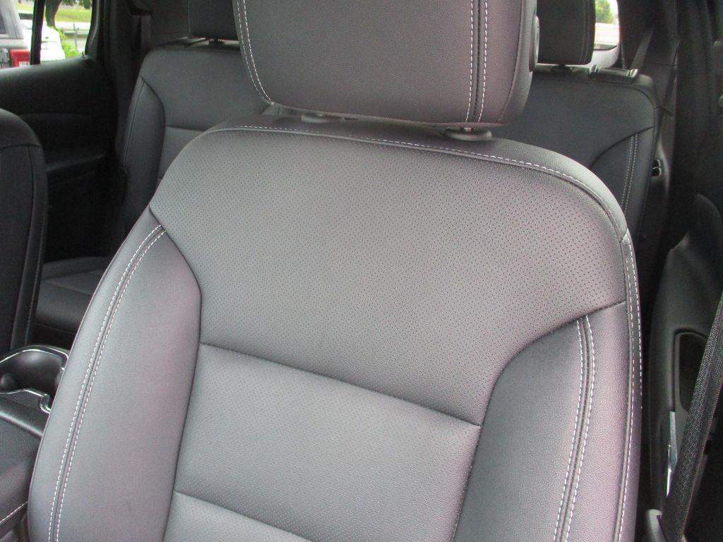 used 2025 Chevrolet Traverse car, priced at $36,999