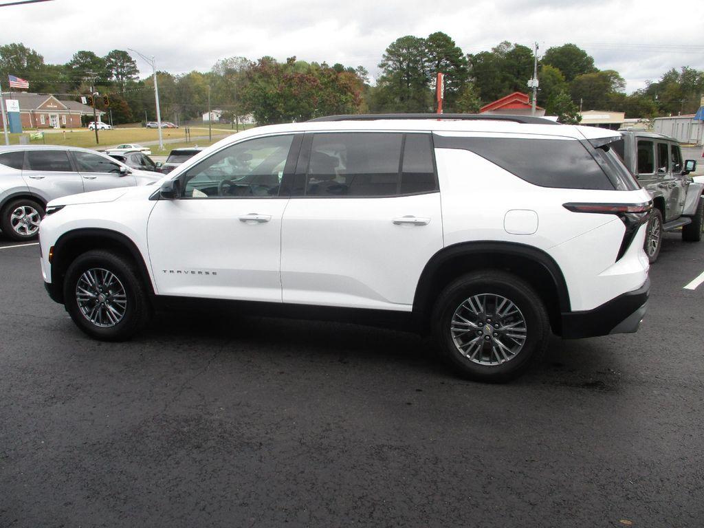 used 2025 Chevrolet Traverse car, priced at $36,999