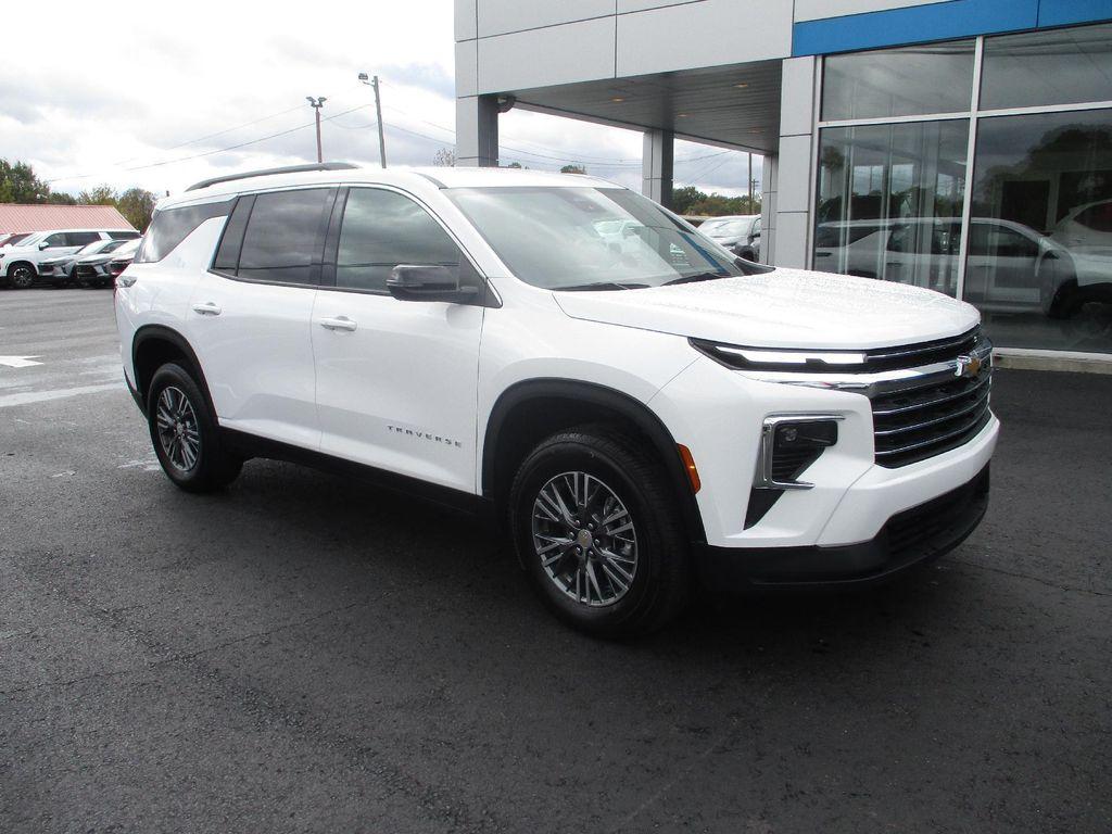 used 2025 Chevrolet Traverse car, priced at $36,999