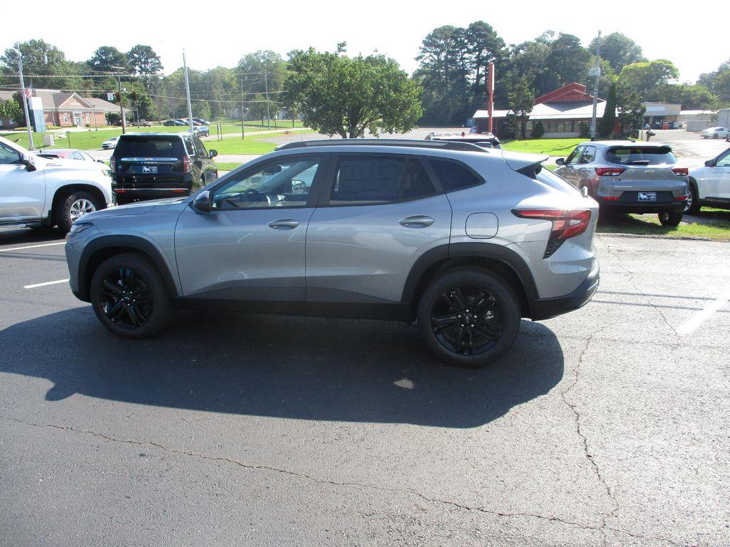 new 2025 Chevrolet Trax car, priced at $26,999