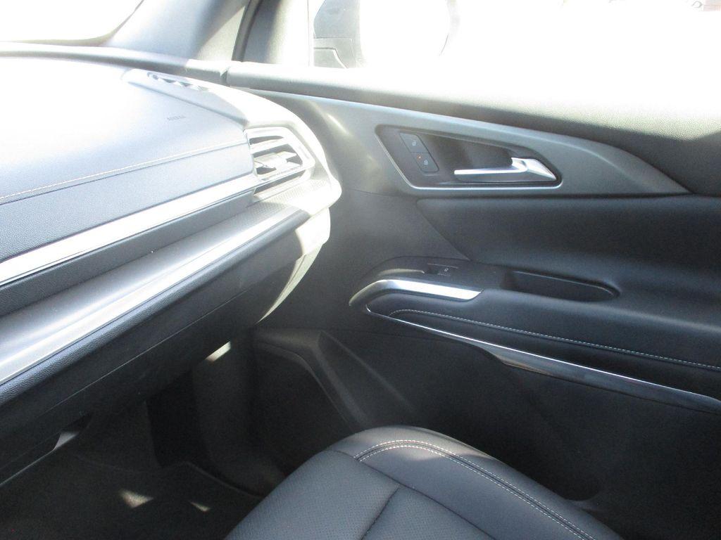 used 2025 Chevrolet Traverse car, priced at $37,499