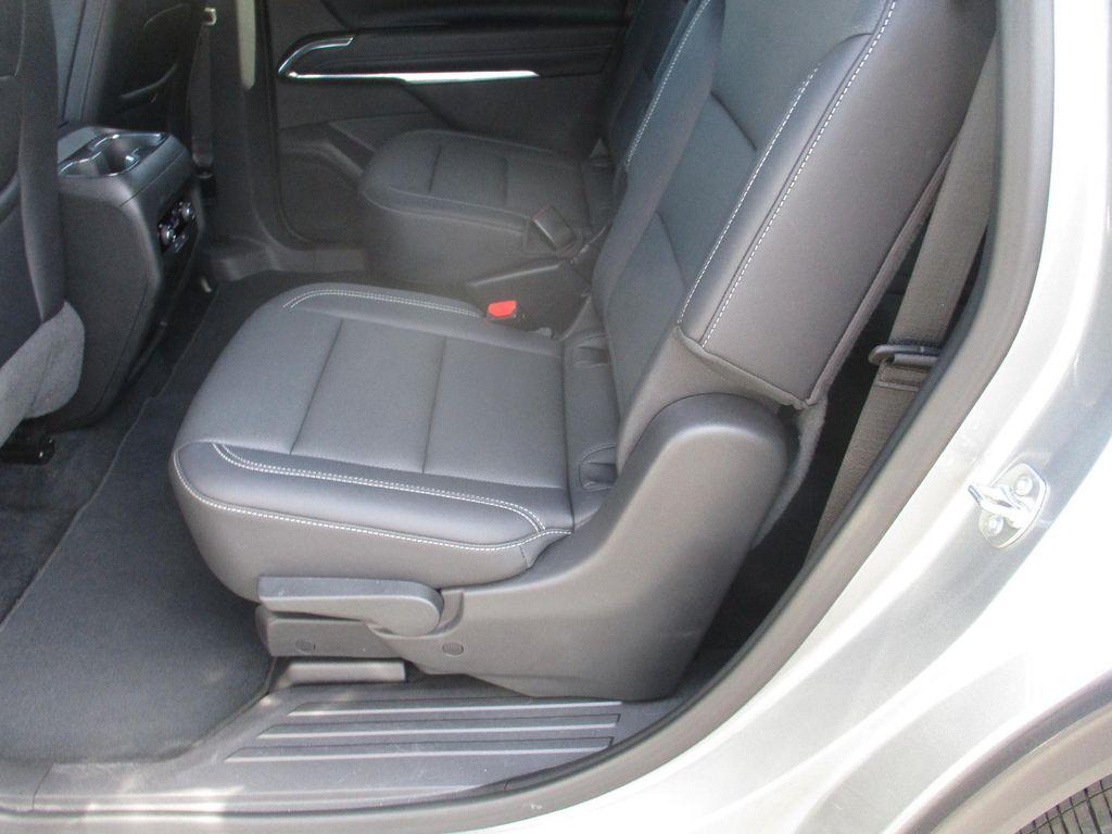 used 2025 Chevrolet Traverse car, priced at $37,499