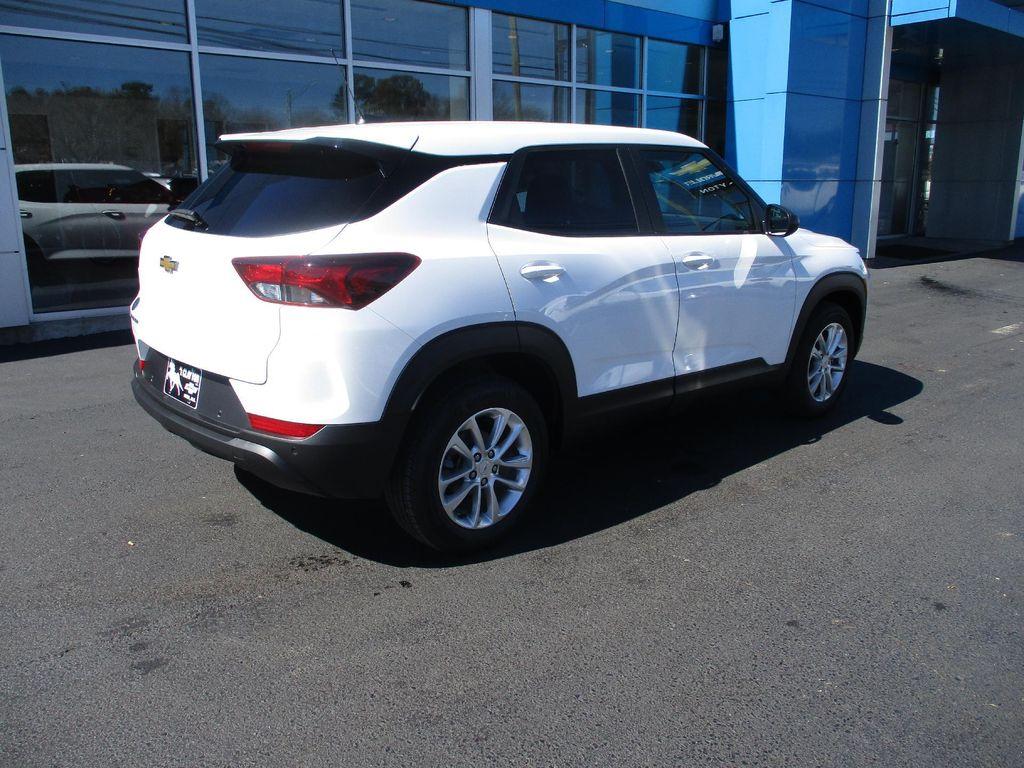 new 2025 Chevrolet TrailBlazer car, priced at $22,799