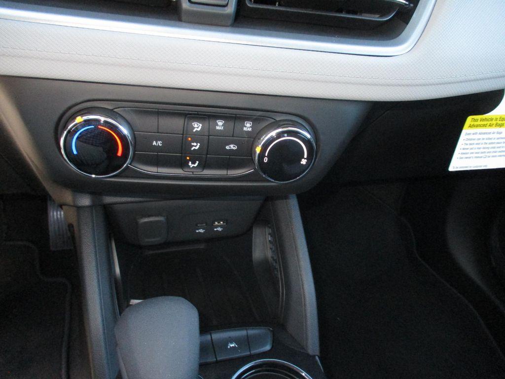 new 2025 Chevrolet TrailBlazer car, priced at $22,799