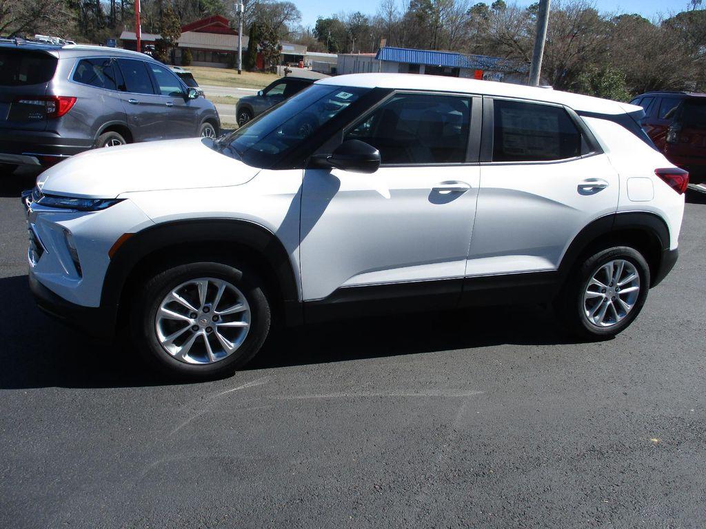 new 2025 Chevrolet TrailBlazer car, priced at $22,799