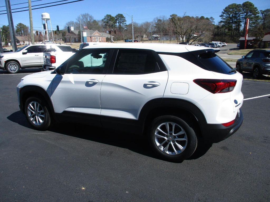 new 2025 Chevrolet TrailBlazer car, priced at $22,799