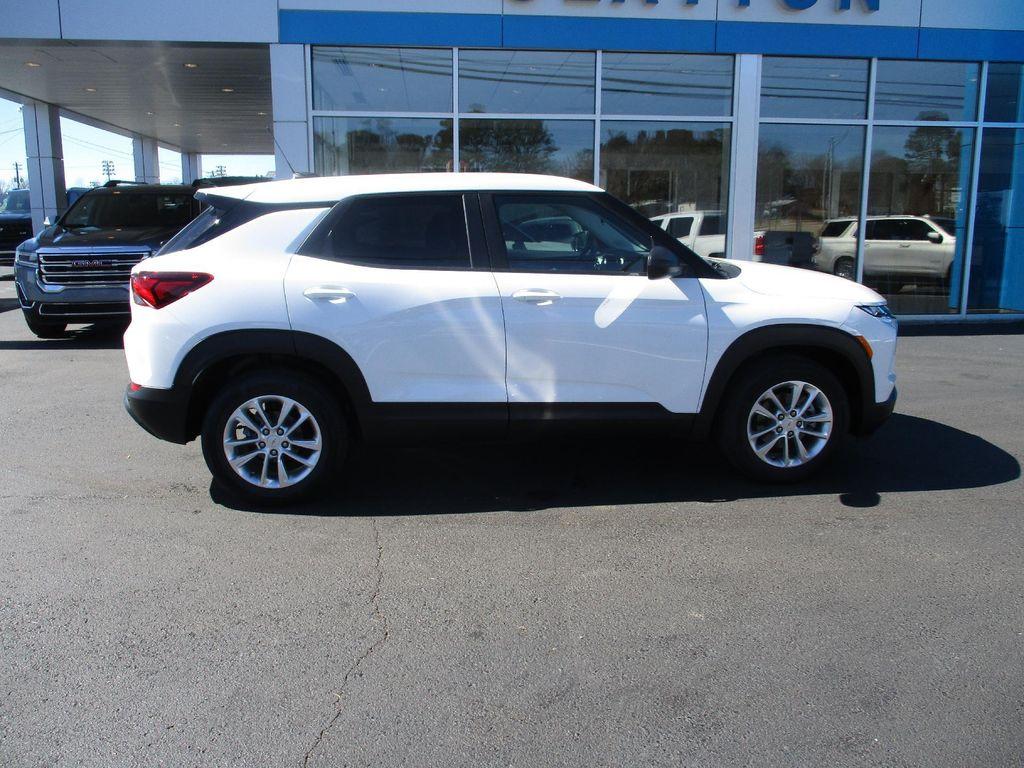 new 2025 Chevrolet TrailBlazer car, priced at $22,799