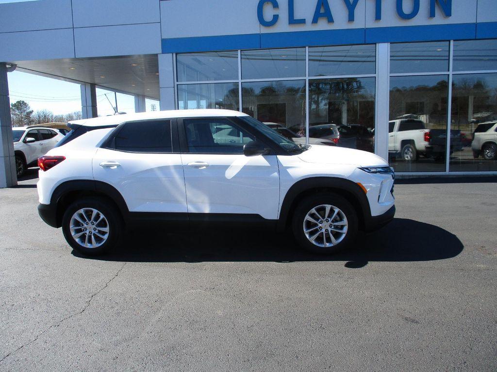 new 2025 Chevrolet TrailBlazer car, priced at $23,499