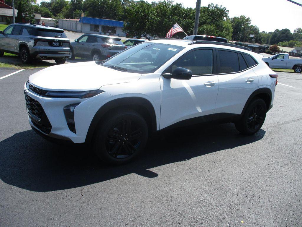 new 2025 Chevrolet Trax car, priced at $25,999