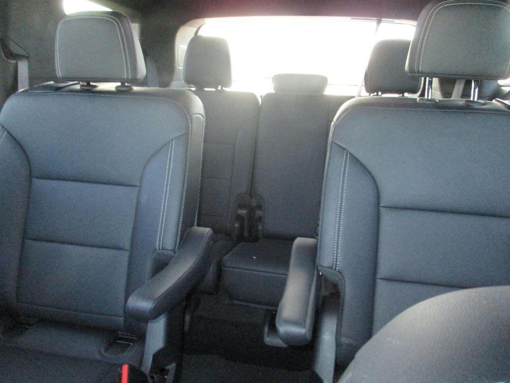 used 2025 Chevrolet Traverse car, priced at $36,999