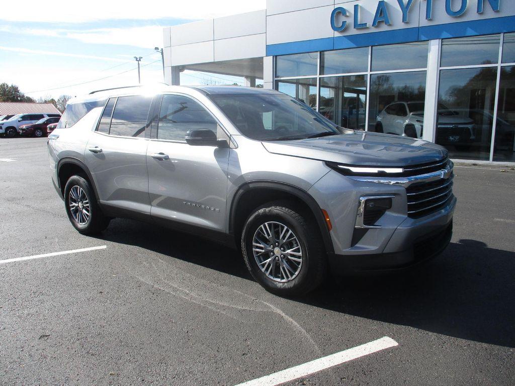 used 2025 Chevrolet Traverse car, priced at $36,999