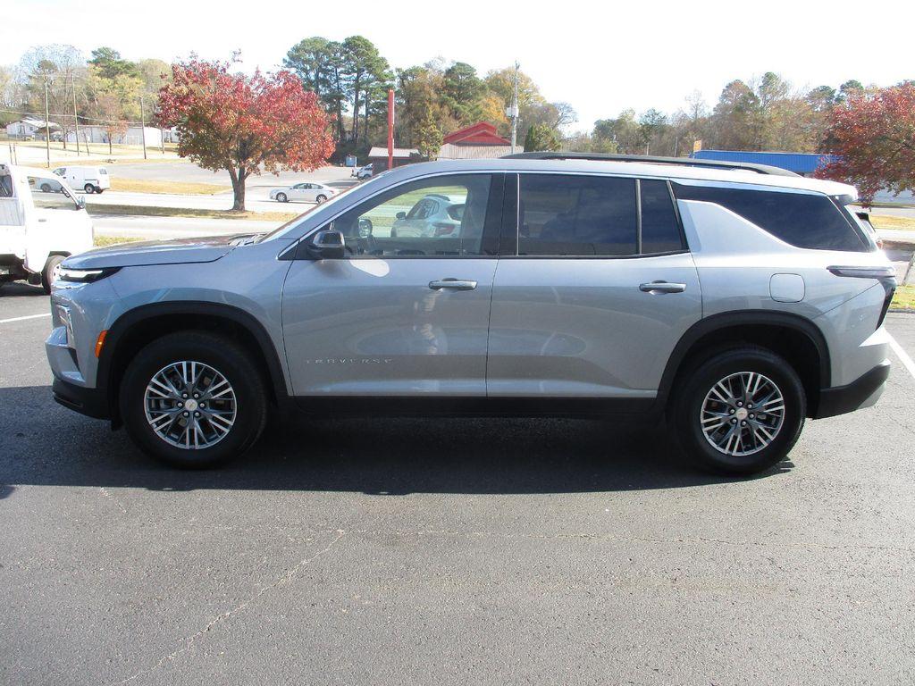 used 2025 Chevrolet Traverse car, priced at $36,999