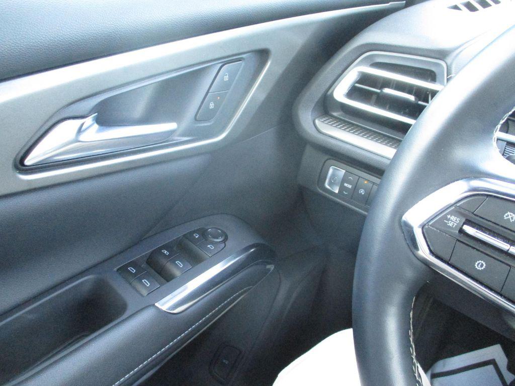 used 2025 Chevrolet Traverse car, priced at $36,999