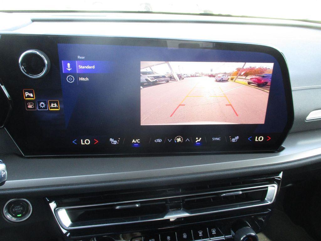 used 2025 Chevrolet Traverse car, priced at $36,999