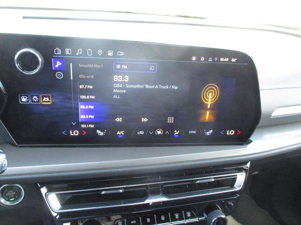 used 2025 Chevrolet Traverse car, priced at $36,999