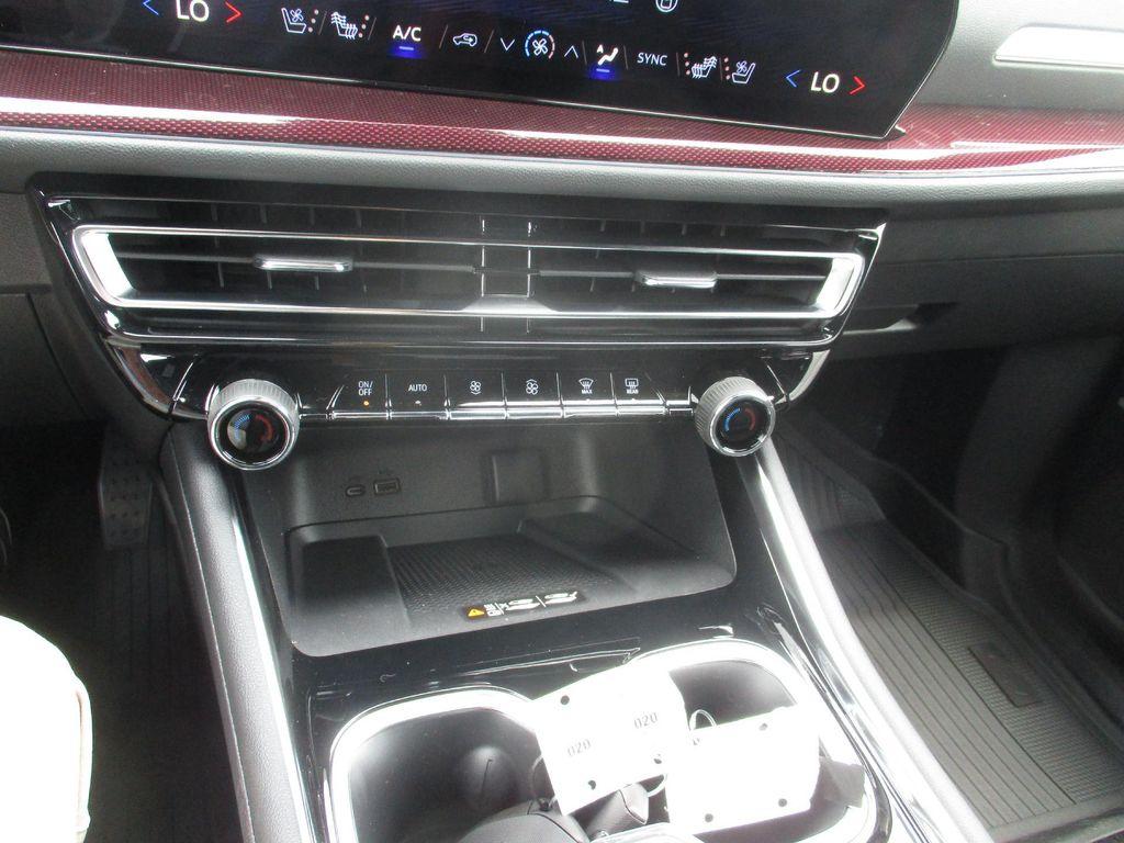 new 2026 Chevrolet Traverse car, priced at $55,999
