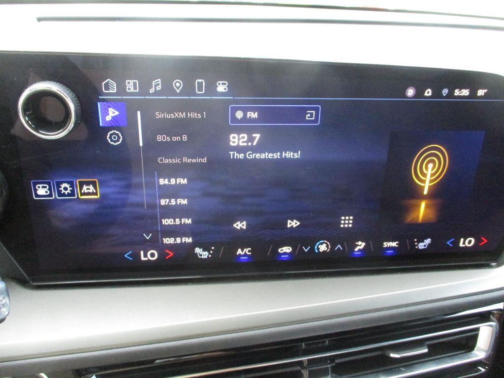 used 2025 Chevrolet Traverse car