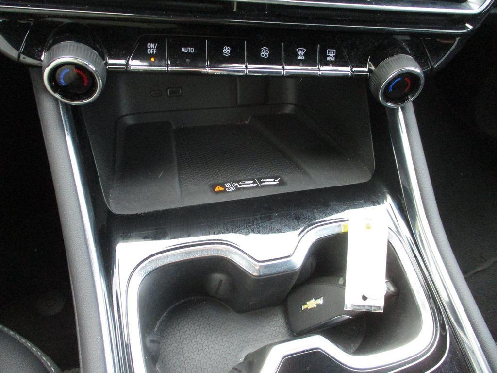 used 2025 Chevrolet Traverse car