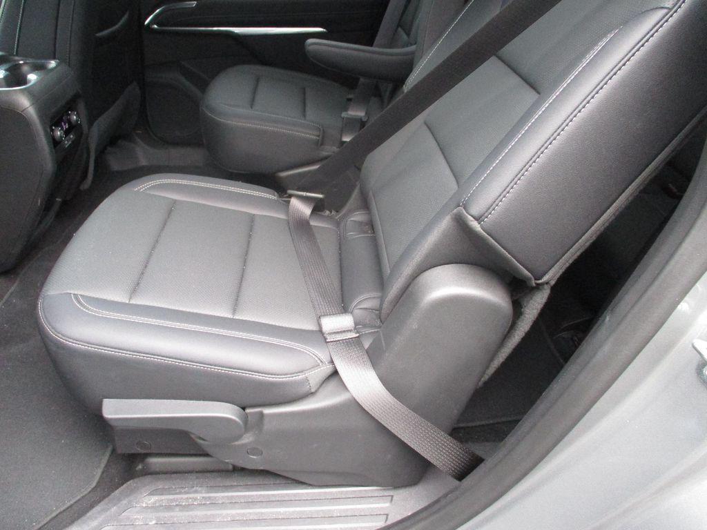 used 2025 Chevrolet Traverse car