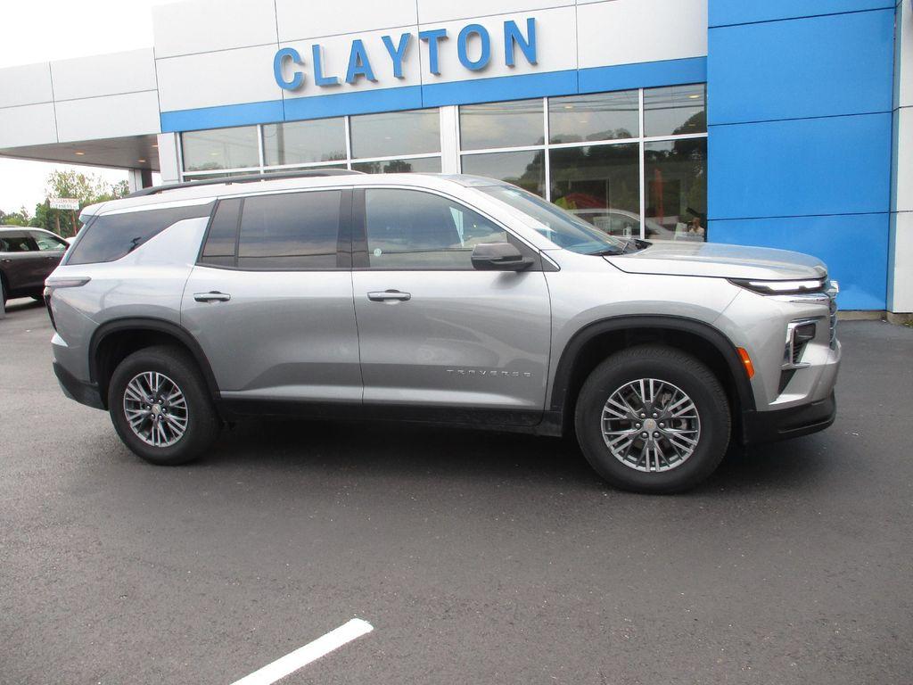 used 2025 Chevrolet Traverse car