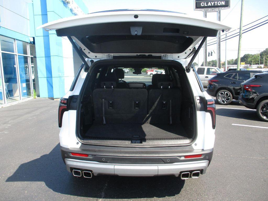 used 2025 Chevrolet Traverse car
