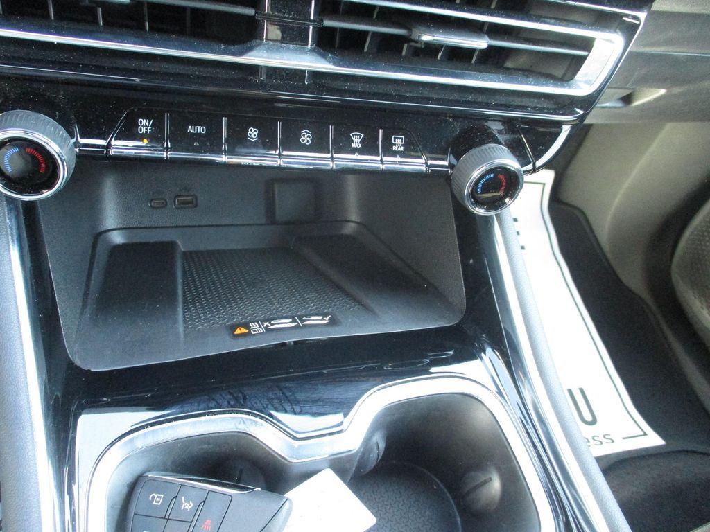 used 2025 Chevrolet Traverse car