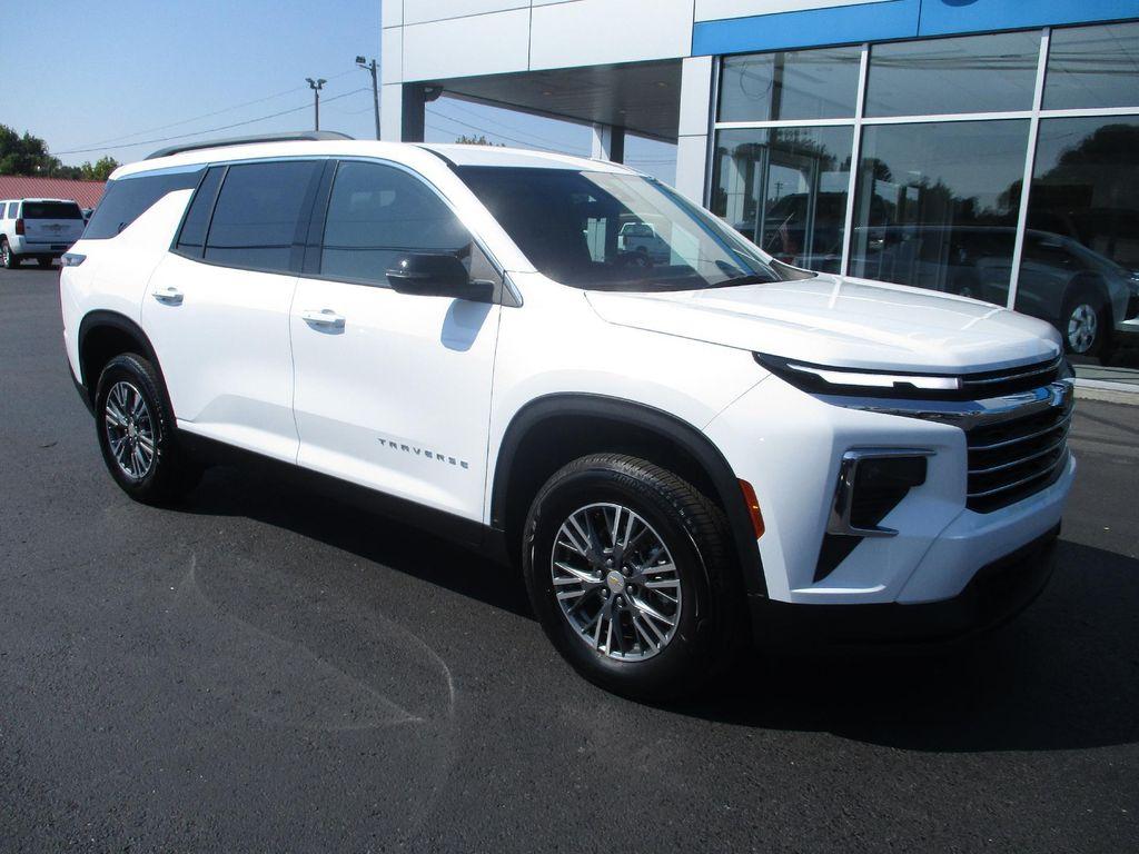 used 2025 Chevrolet Traverse car