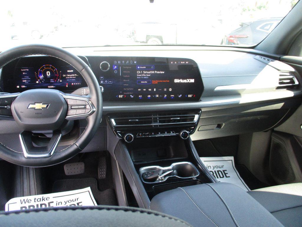 used 2025 Chevrolet Traverse car