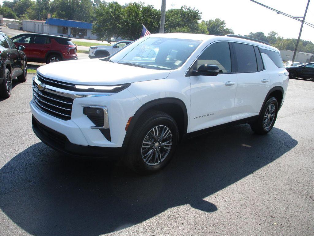used 2025 Chevrolet Traverse car