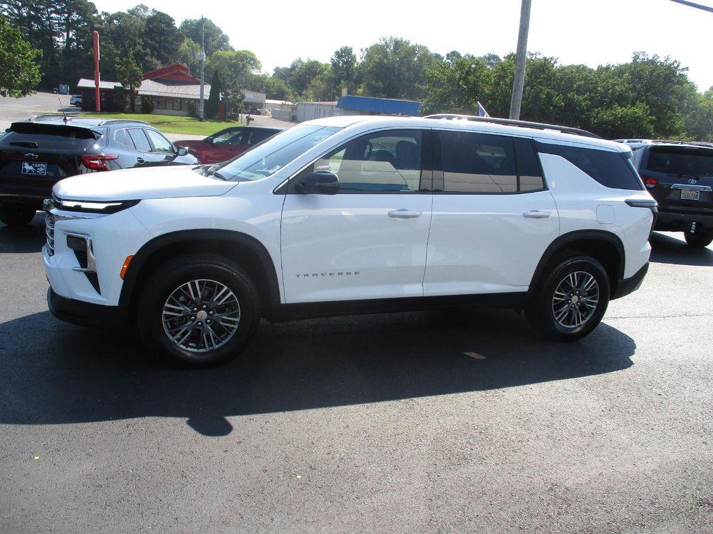 used 2025 Chevrolet Traverse car
