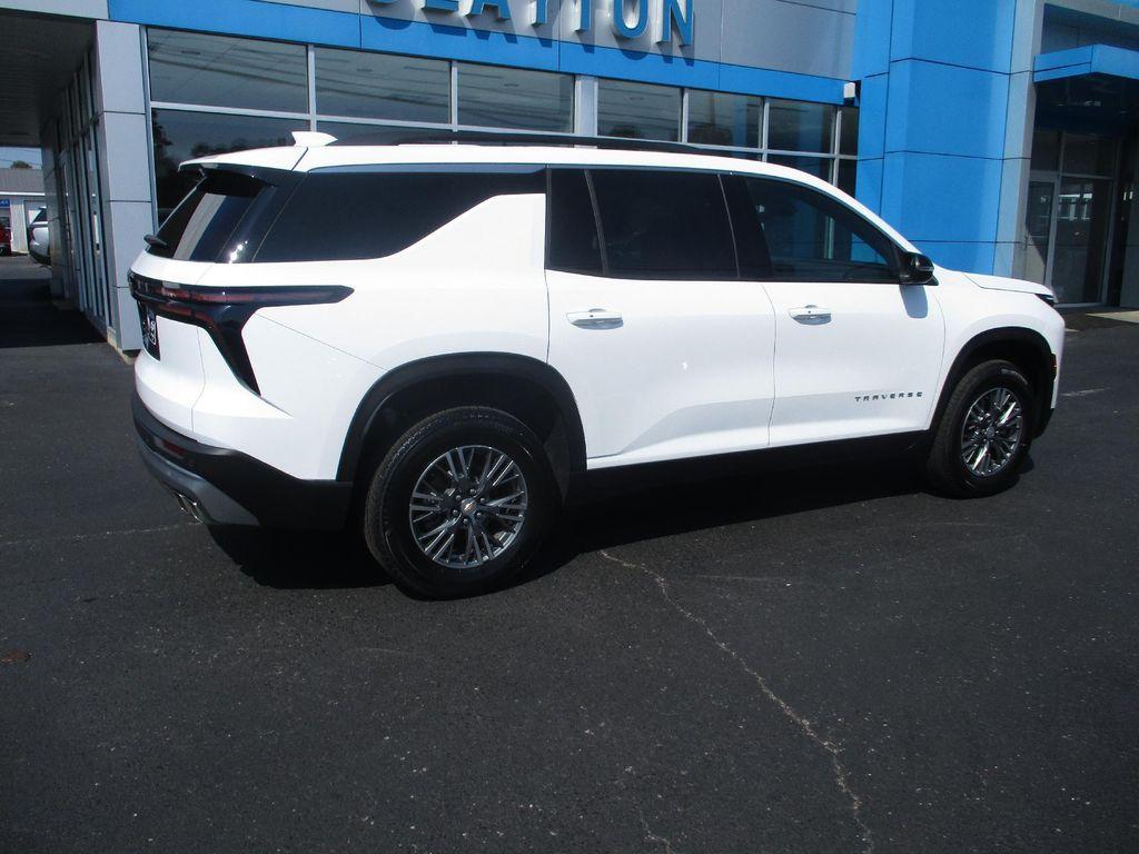 used 2025 Chevrolet Traverse car