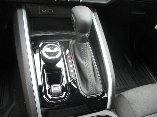 new 2025 Chevrolet Colorado car, priced at $38,999