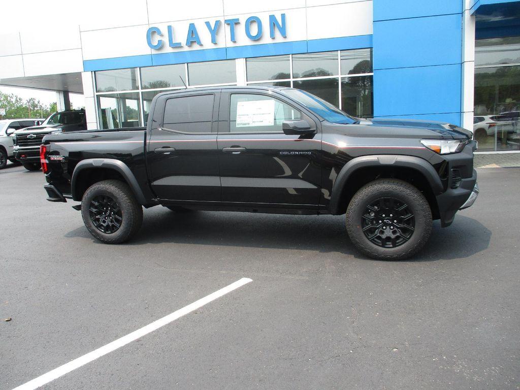 new 2025 Chevrolet Colorado car, priced at $38,999