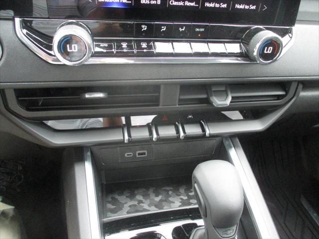 new 2025 Chevrolet Colorado car, priced at $38,999