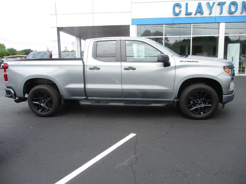 new 2024 Chevrolet Silverado 1500 car, priced at $34,999