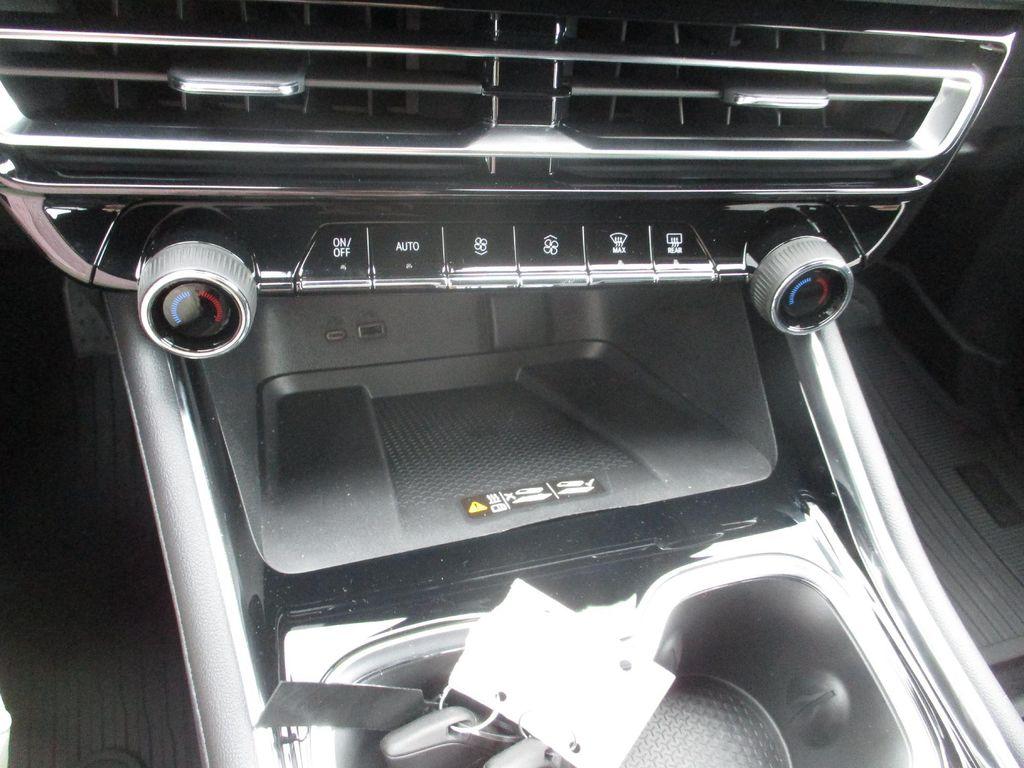 new 2026 Chevrolet Traverse car, priced at $51,499