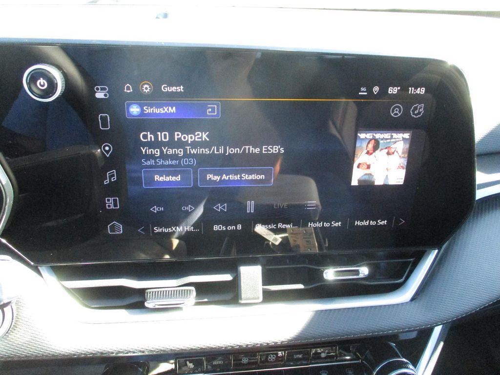 new 2026 Chevrolet Equinox car, priced at $32,999