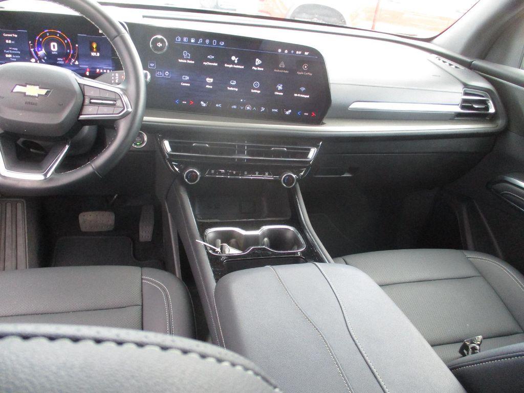 used 2025 Chevrolet Traverse car, priced at $36,699