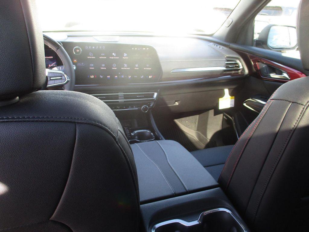 new 2026 Chevrolet Traverse car, priced at $55,199