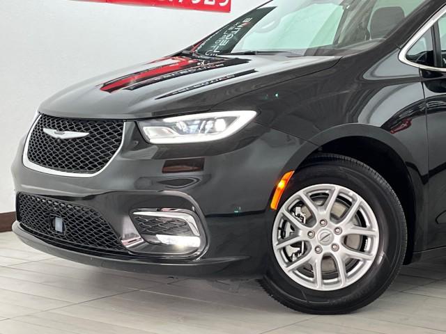 used 2023 Chrysler Pacifica car, priced at $27,396