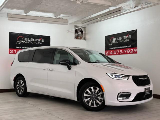 used 2024 Chrysler Pacifica Hybrid car, priced at $36,896