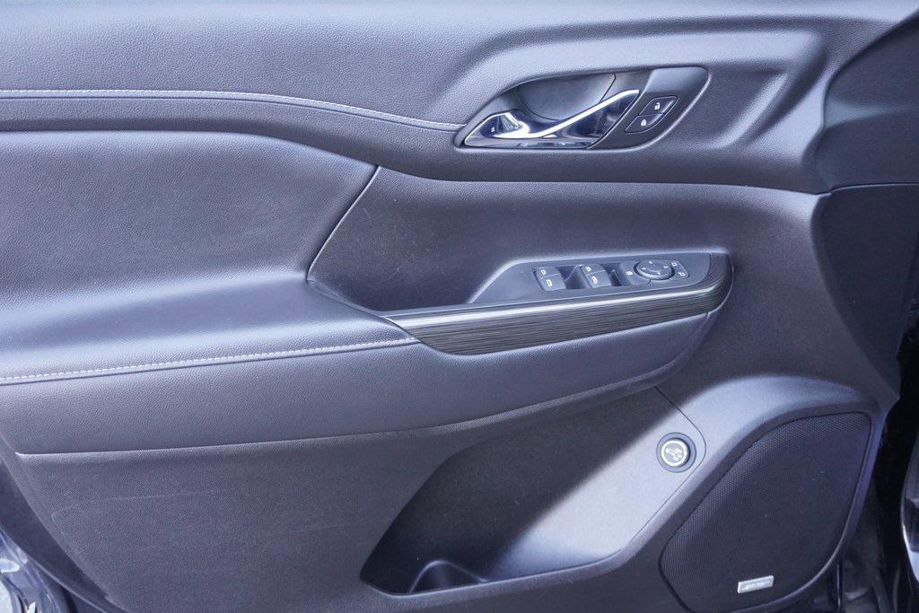 used 2023 GMC Acadia car, priced at $23,400