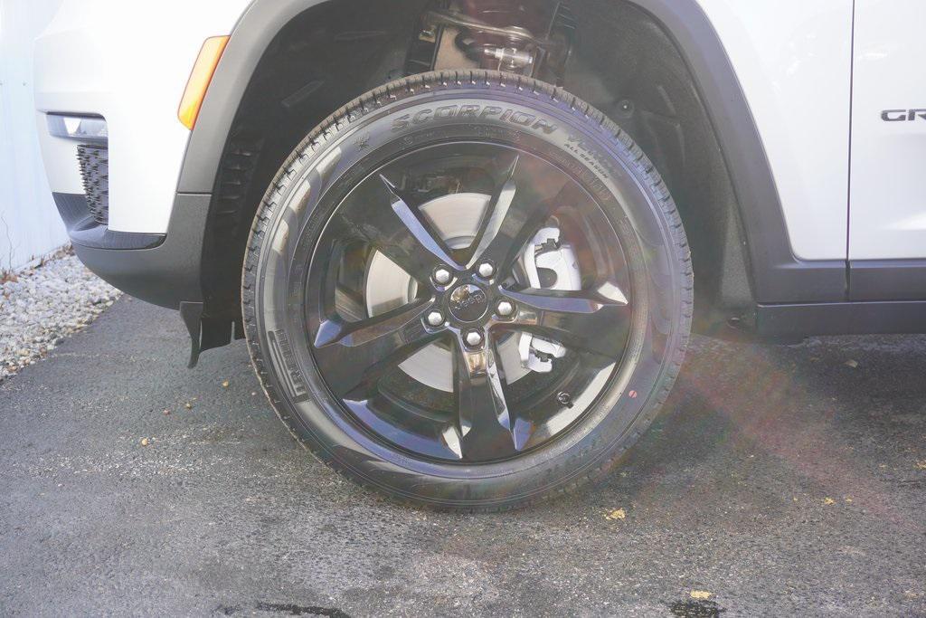 new 2025 Jeep Grand Cherokee L car, priced at $45,273