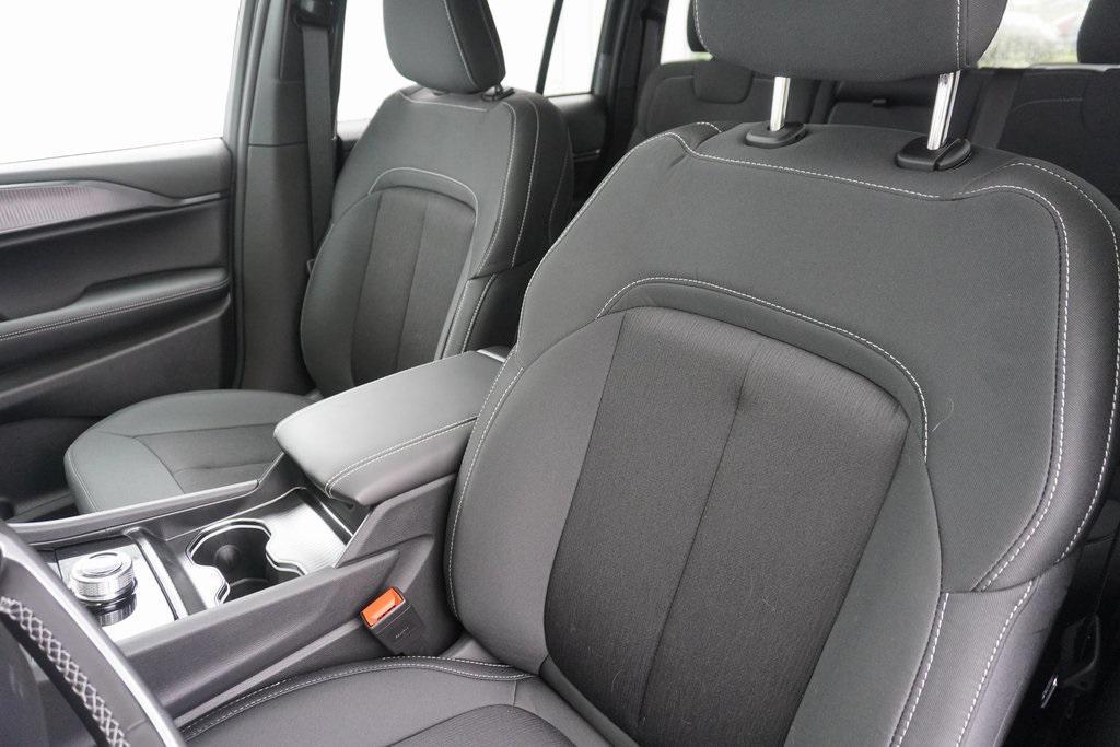 new 2025 Jeep Grand Cherokee car, priced at $36,265