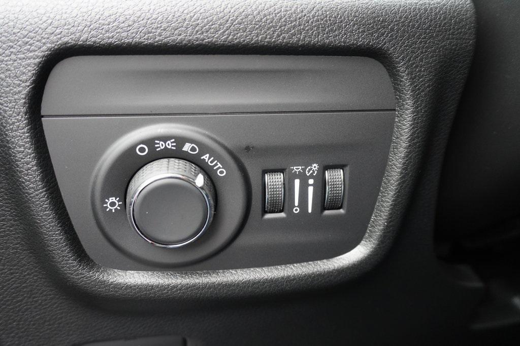 new 2025 Jeep Grand Cherokee car, priced at $36,265