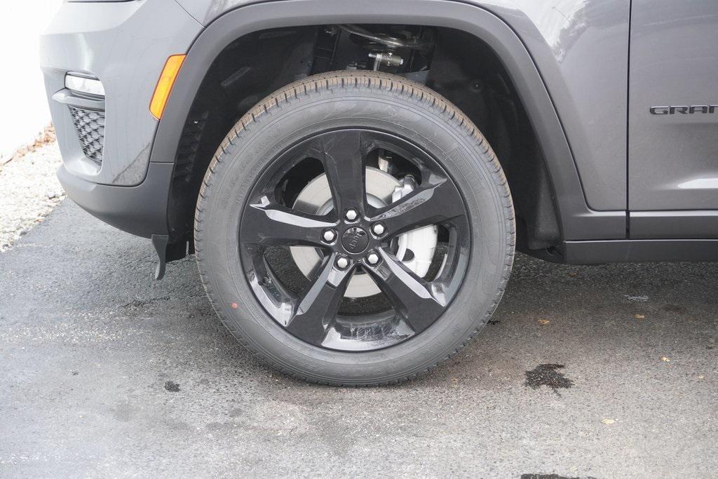 new 2025 Jeep Grand Cherokee car, priced at $43,623