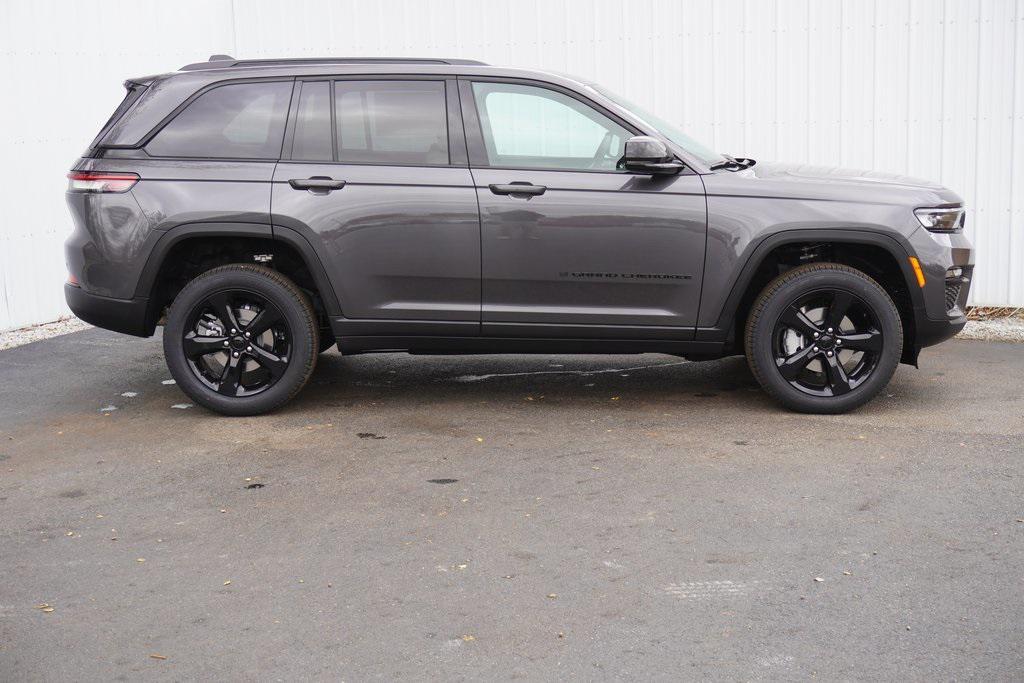 new 2025 Jeep Grand Cherokee car, priced at $43,623