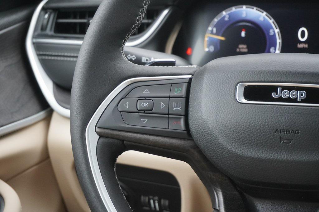 new 2025 Jeep Grand Cherokee car, priced at $43,623