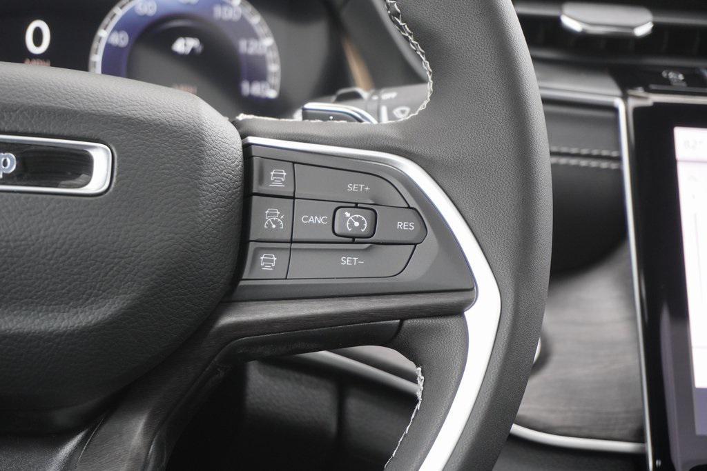 new 2025 Jeep Grand Cherokee car, priced at $45,293