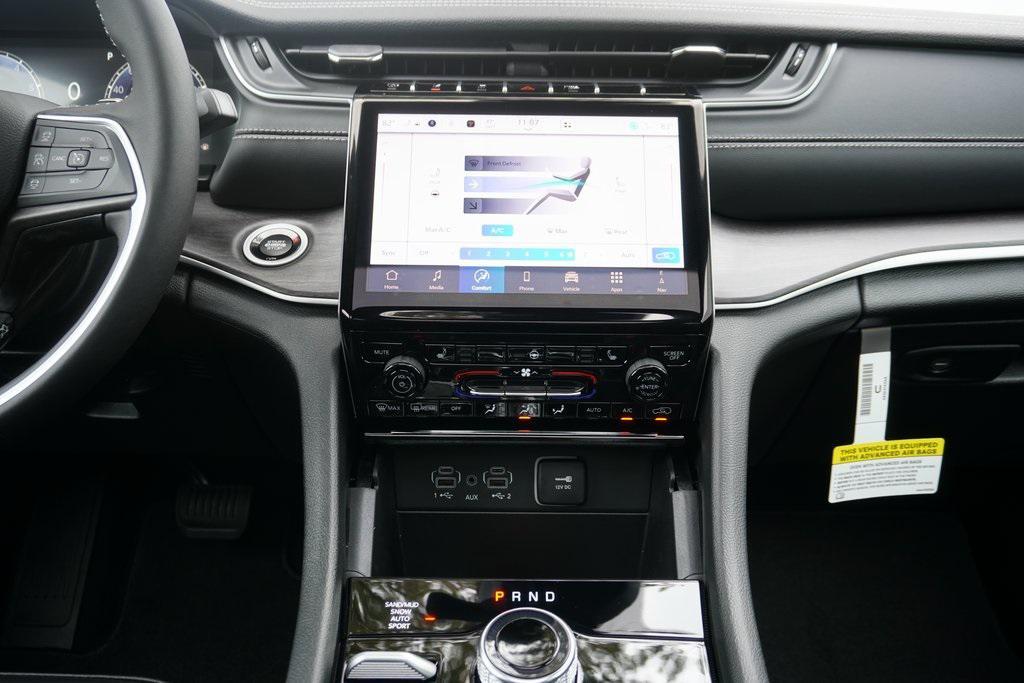 new 2025 Jeep Grand Cherokee car, priced at $45,293